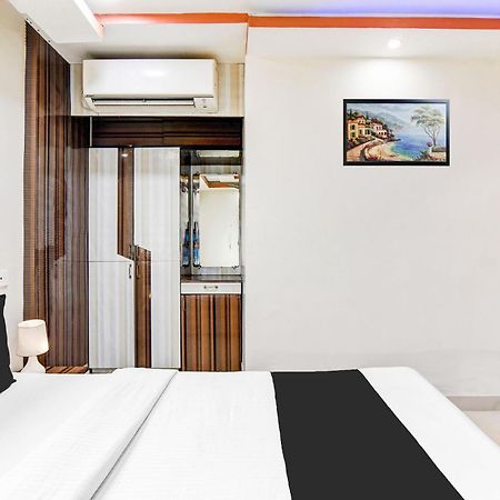 Super Hotel O Tagore Park Ruby Road Калькутта Экстерьер фото