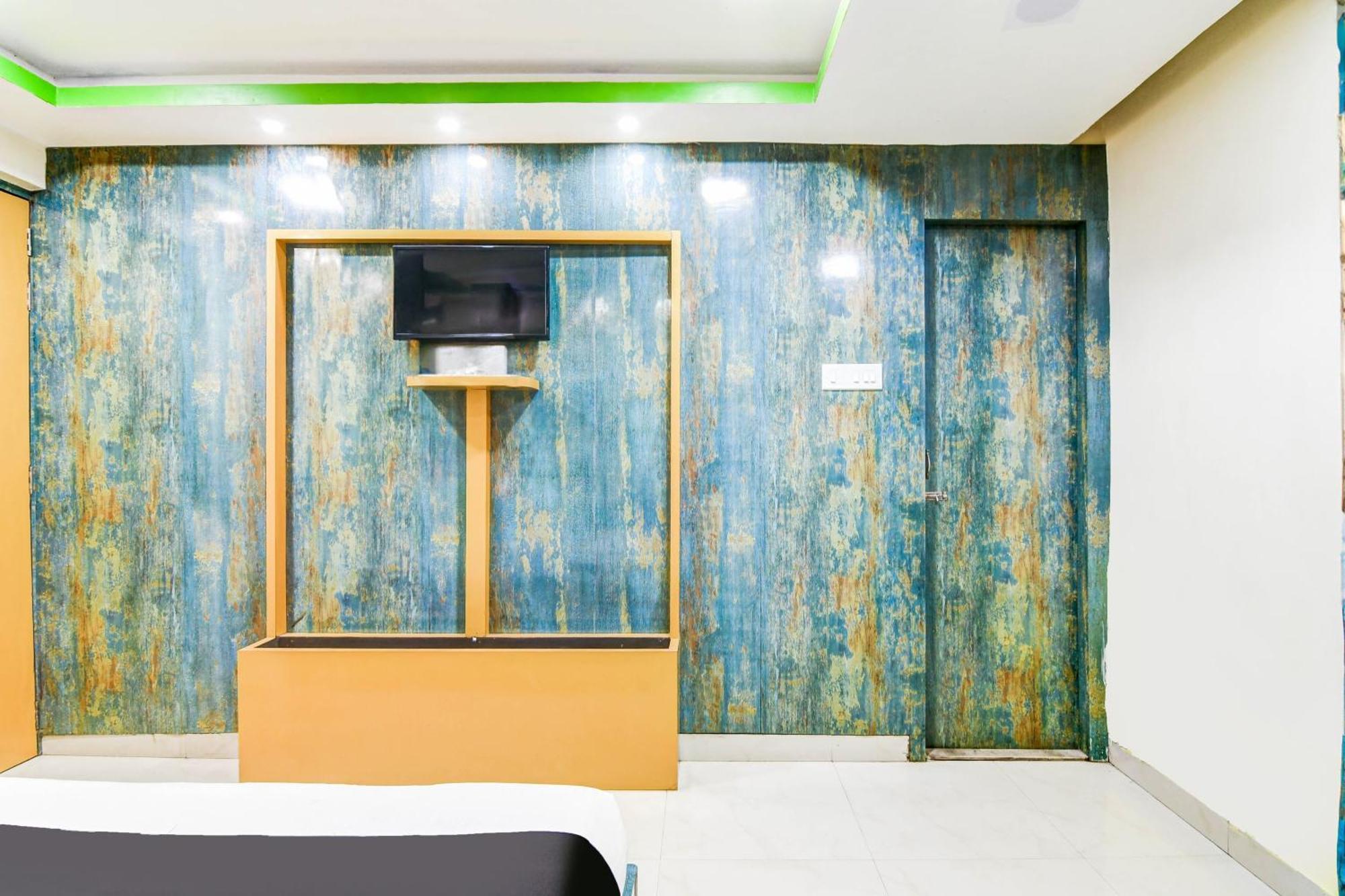Super Hotel O Tagore Park Ruby Road Калькутта Экстерьер фото