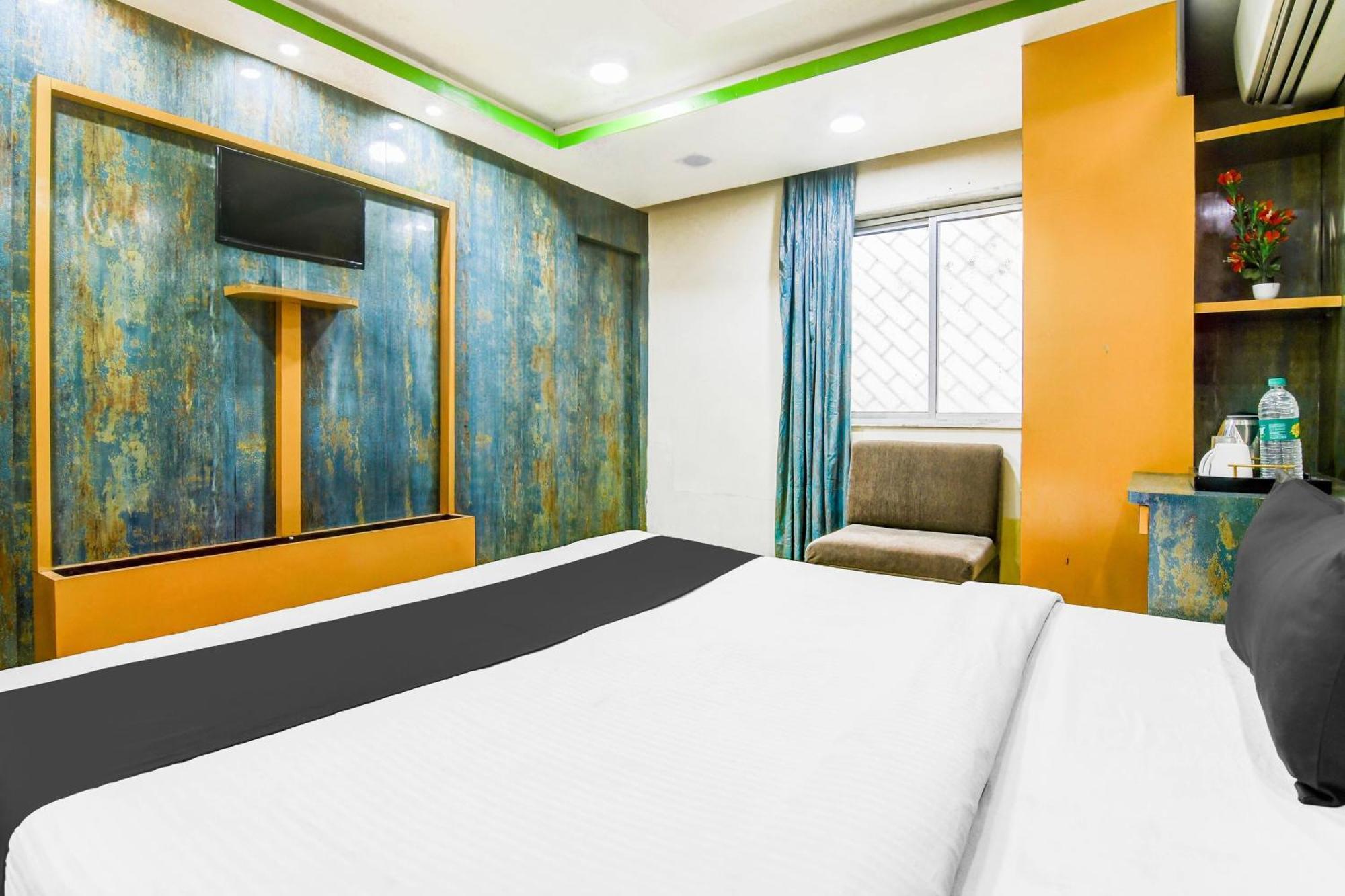 Super Hotel O Tagore Park Ruby Road Калькутта Экстерьер фото